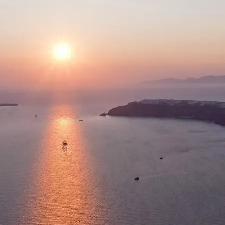 Katerina's Castle - Caldera Cave Otel 3*