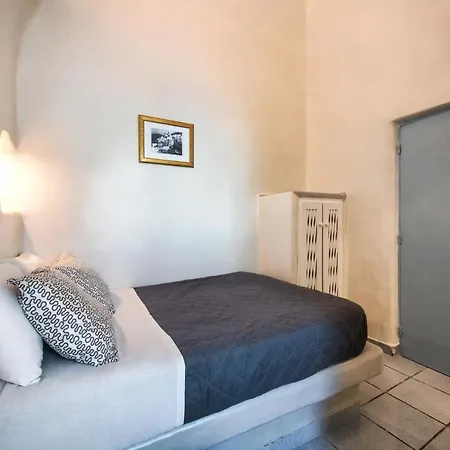 Katerina's Castle - Caldera Cave 3*