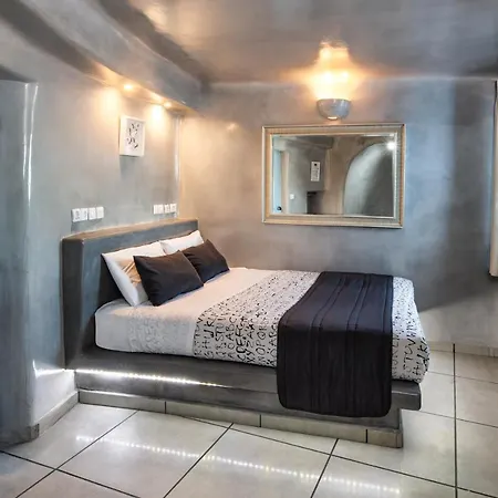 Katerina's Castle - Caldera Cave 3*