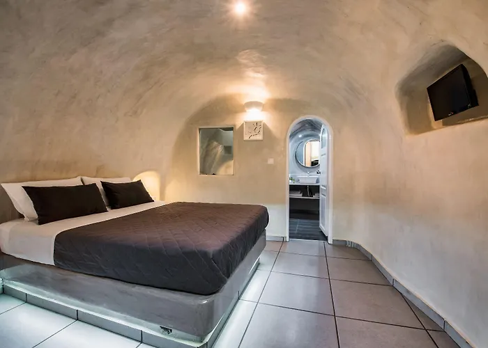 Hotel Katerina's Castle - Caldera Cave