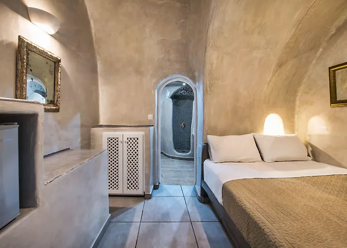 Katerina's Castle - Caldera Cave Hotel