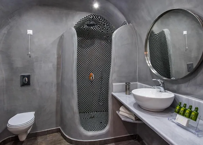 Katerina's Castle - Caldera Cave Hotel