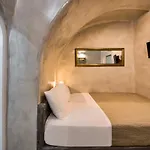 Katerina's Castle - Caldera Cave 3*