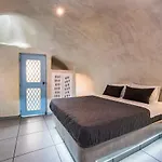 Katerina's Castle - Caldera Cave Hotel 3*