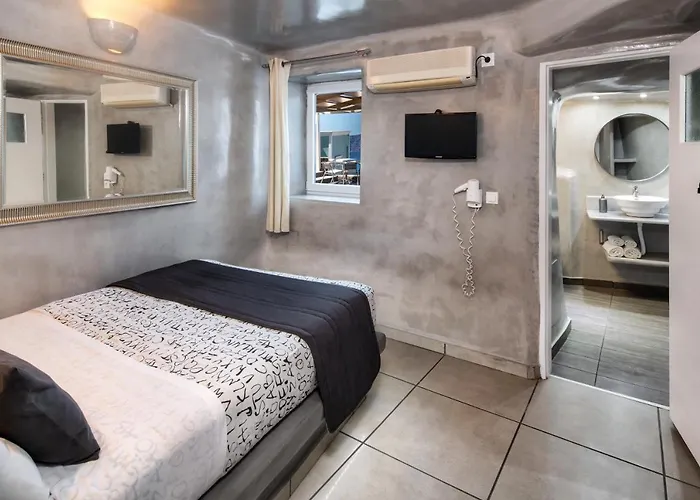 Katerina's Castle - Caldera Cave فندق إيميروفيغلي